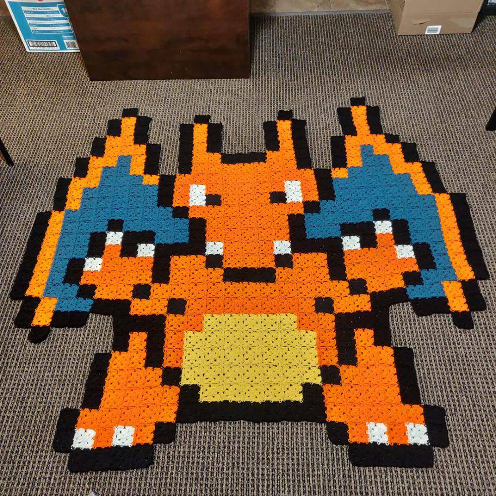 potret rajutan tangan bertema Charizard (reddit.com/user/briankwok)