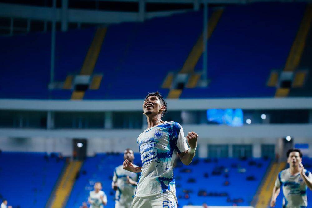 Pemain PSIS Semarang, Tri Setiawan mencetak gol semata wayang Mahesa Jenar saat melawan PSM Makassar di laga tandang di Stadion Batakan Balikpapan, Selasa (16/4/2024). (dok. PSIS)