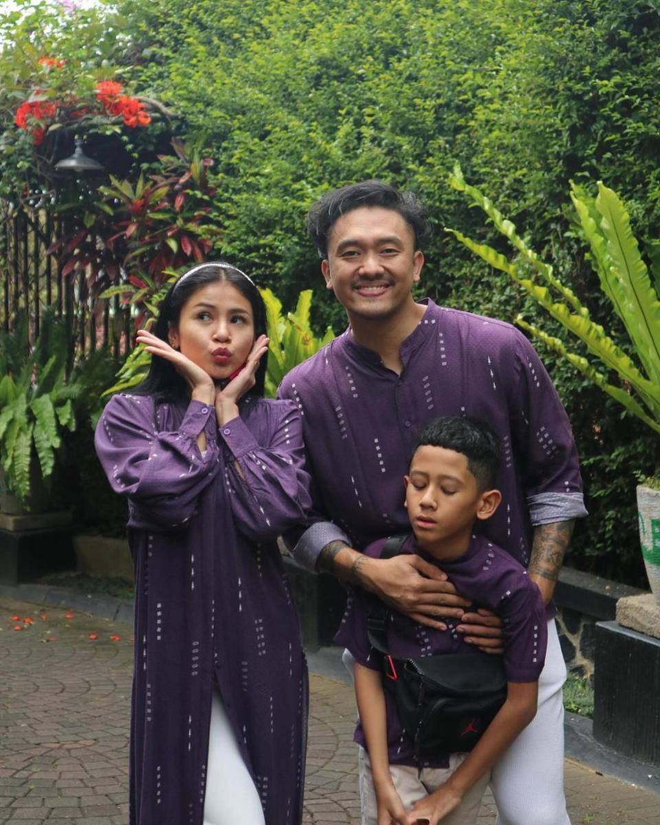Potret Uus bersama keluarga (Instagram.com/uusbiasaaja)