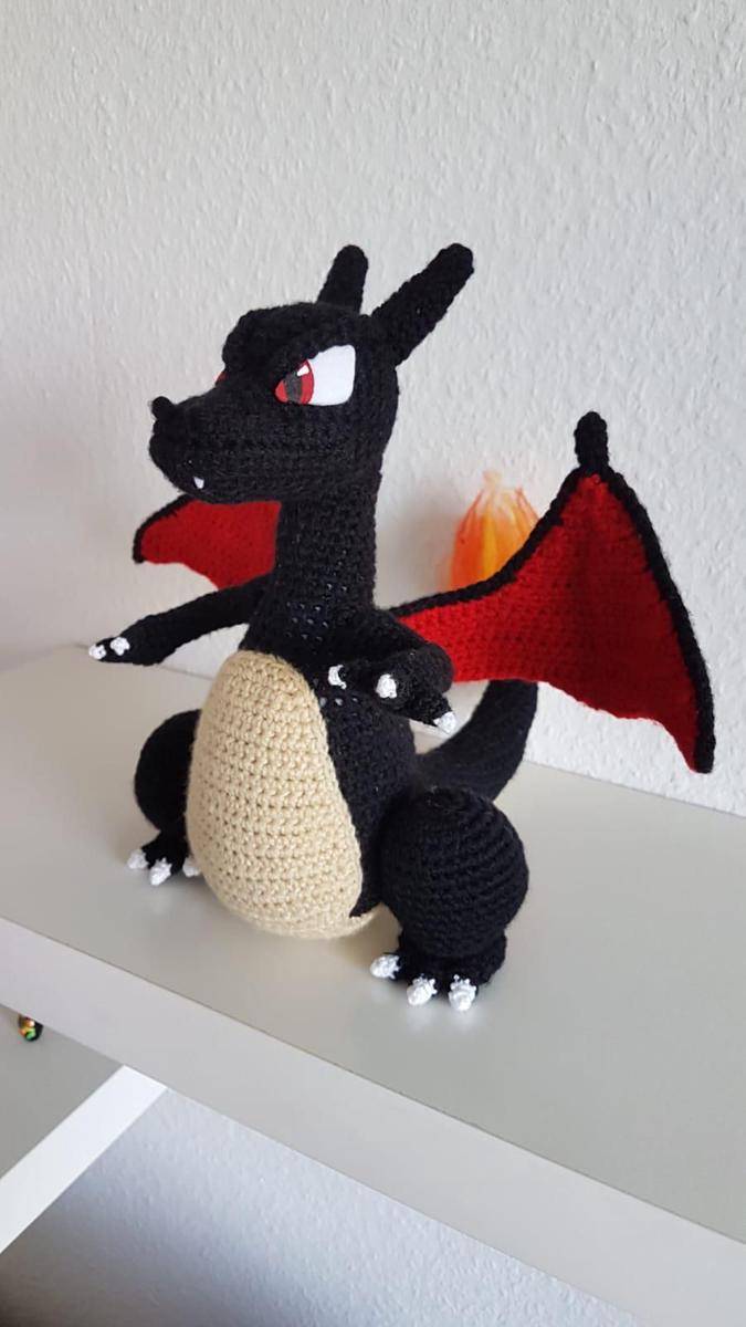 potret rajutan tangan bertema Charizard (reddit.com/user/Zerocolder888)