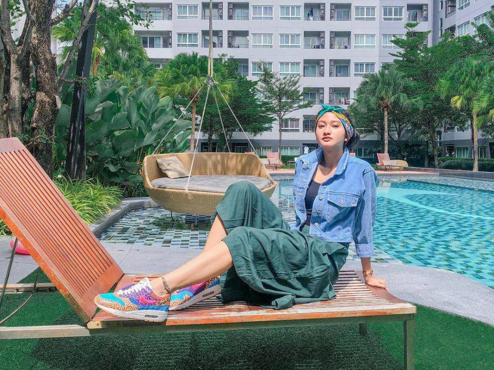 Inspirasi outfit streetwear ala Claresta Taufan (Instagram.com/clarestaufan)