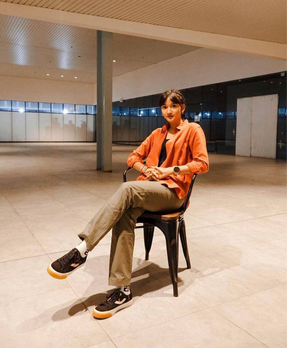 Inspirasi outfit streetwear ala Claresta Taufan (Instagram.com/clarestaufan)