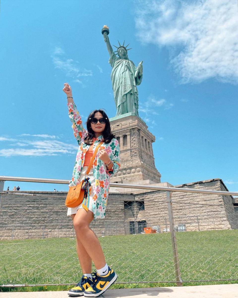 outfit warna cerah ala Amel Carla (instagram.com/amelcarla)