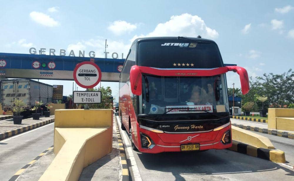 Suasana arus balik di exit tol Dumpil Madiun padat. IDN Times/ Riyanto