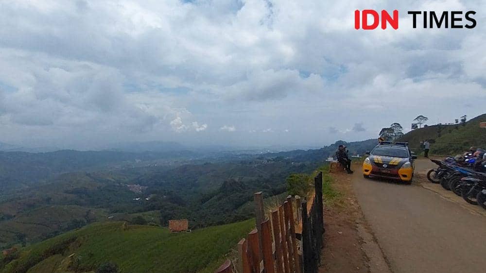 Inin Nastain IDN Times/ jalan di ODTW Terasering Panyaweuyan