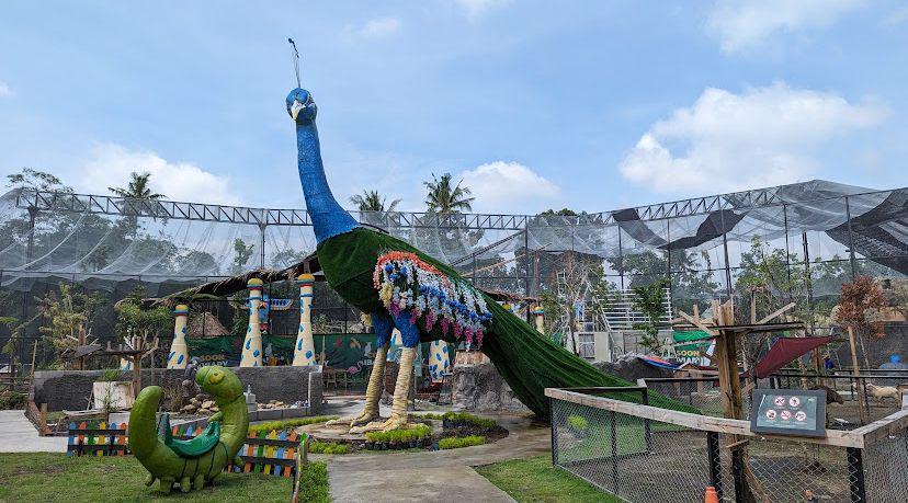 5 Daya Tarik Ibarbo Park Jogja, Ada Aviary hingga Playground