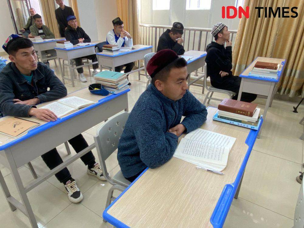 Suasana belajar di Xinjiang Islamic Institute, China. (IDN Times/Sonya Michaella)