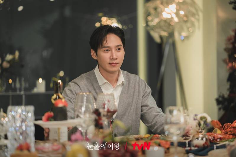 Park Sung Hoon di drama Queen of Tears (Dok. tvN/Queen of Tears)