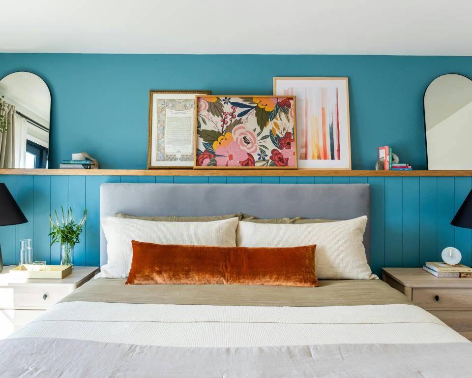 ilustrasi dinding interior berwarna turquoise (pexels.com/ASR Design Studio)