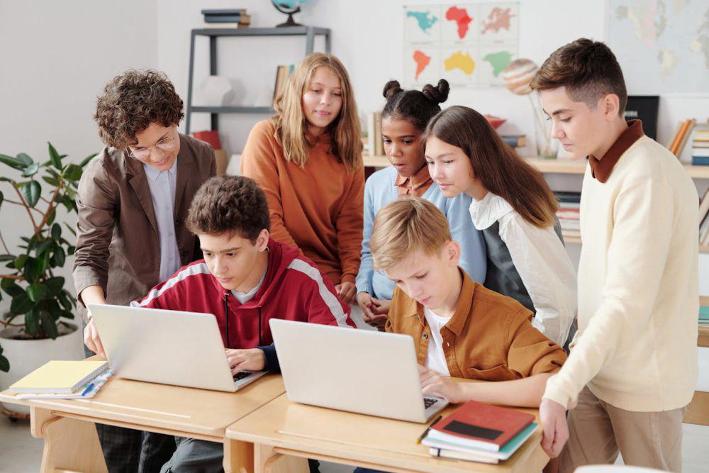 12 Rekomendasi Tempat Kursus Coding Anak, Wadahi Minat dan Bakatnya!