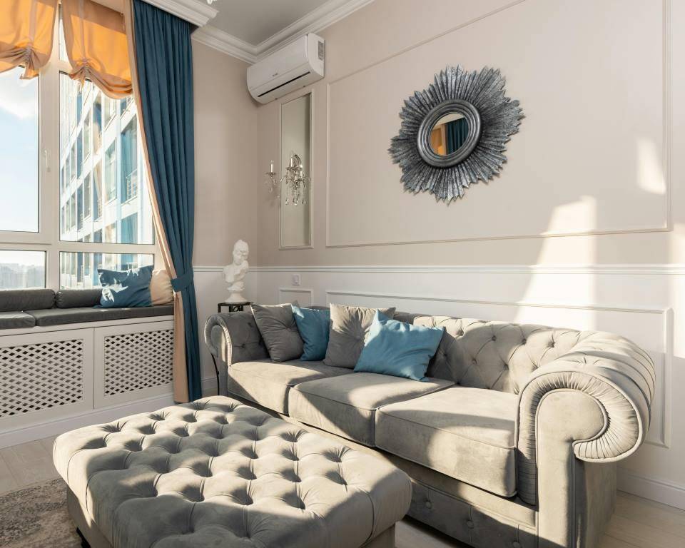 ilustrasi dinding interior berwarna cream (pexels.com/Max Vakhtbovycn)