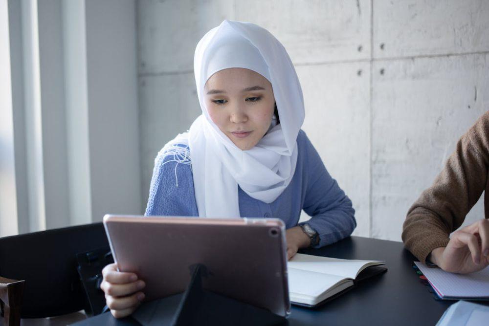 7 Universitas dengan Kelas Karyawan di Jogja, Kuliah Sambil Kerja
