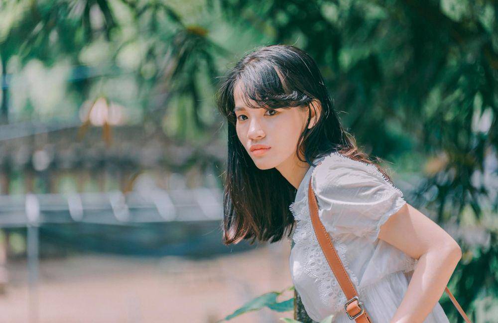 ilustrasi perempuan murung (pexels.com/Min An)