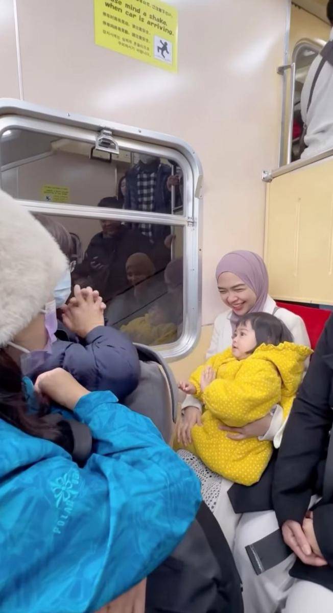 potret Ria Ricis dan Moana (instagram.com/riaricis1795)