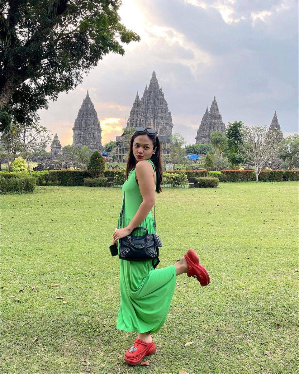 outfit warna cerah ala Amel Carla (instagram.com/amelcarla)
