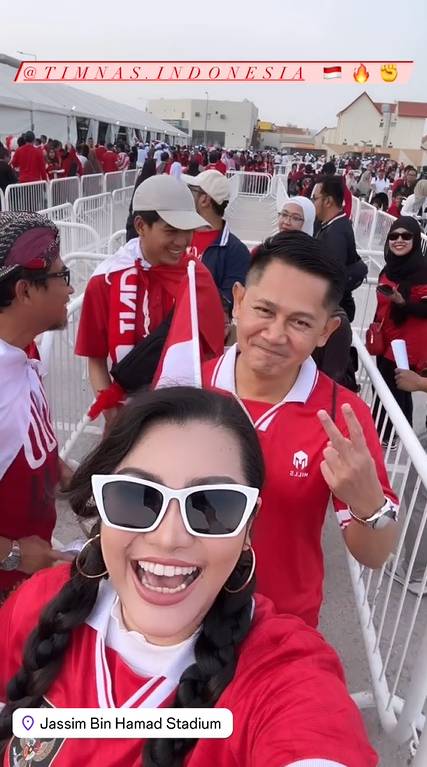 potret Fitri Carlina nonton Timnas U-23 tanding Piala Asia di Qatar (instagram.com/fitricarlina)