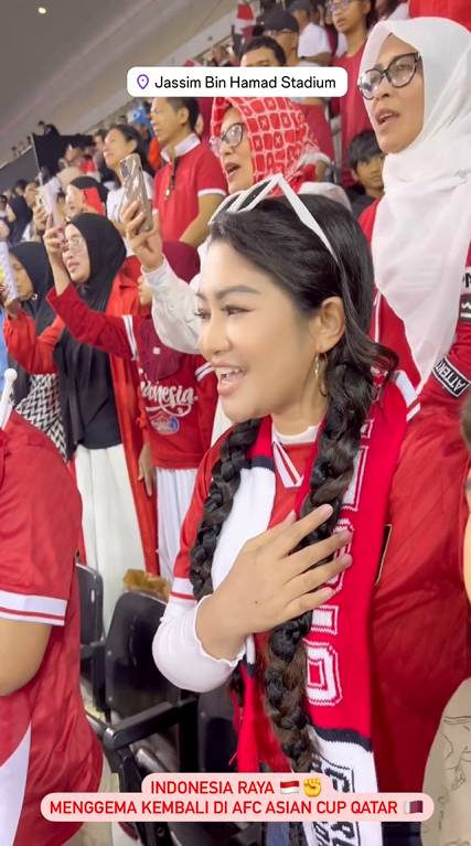 potret Fitri Carlina nonton Timnas U-23 tanding Piala Asia di Qatar (instagram.com/fitricarlina)