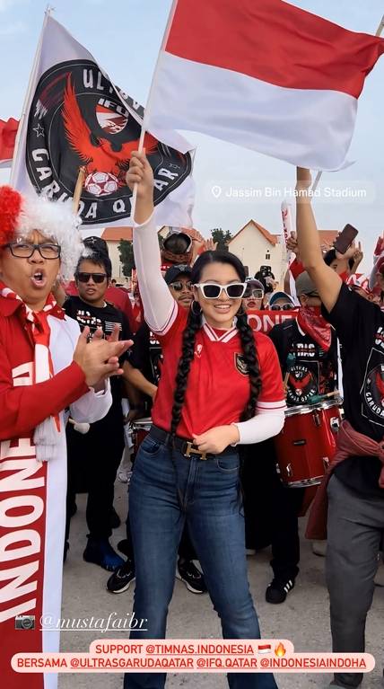 potret Fitri Carlina nonton Timnas U-23 tanding Piala Asia di Qatar (instagram.com/fitricarlina)