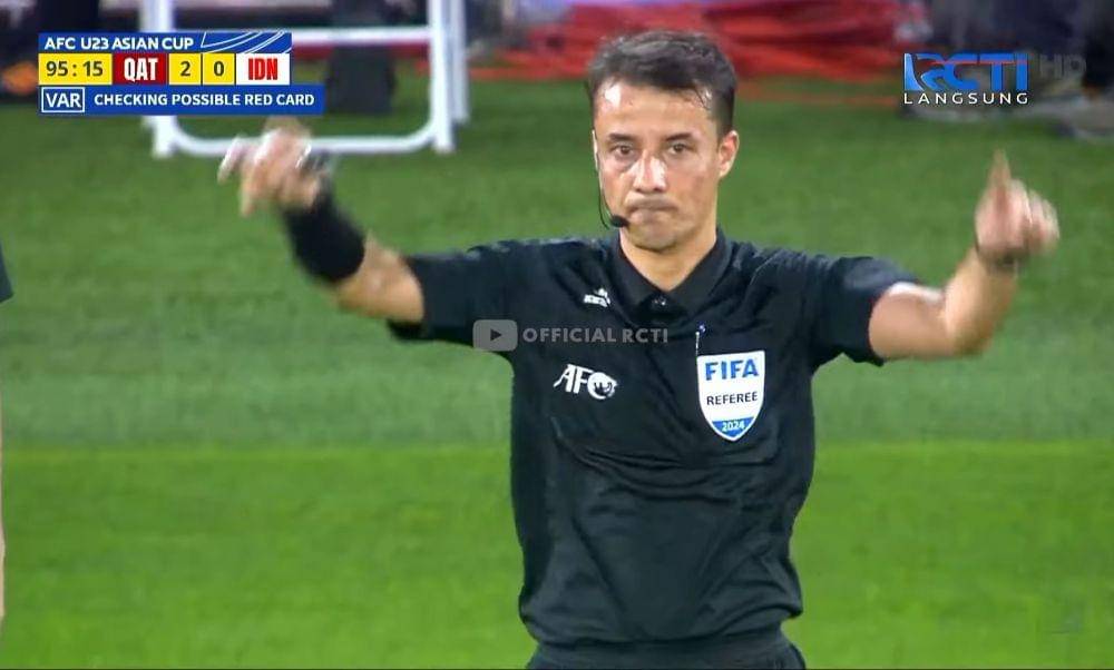 Nasrullo Kabirov, wasit Indonesia vs Qatar yang kontroversial (youtube.com/Official RCTI)