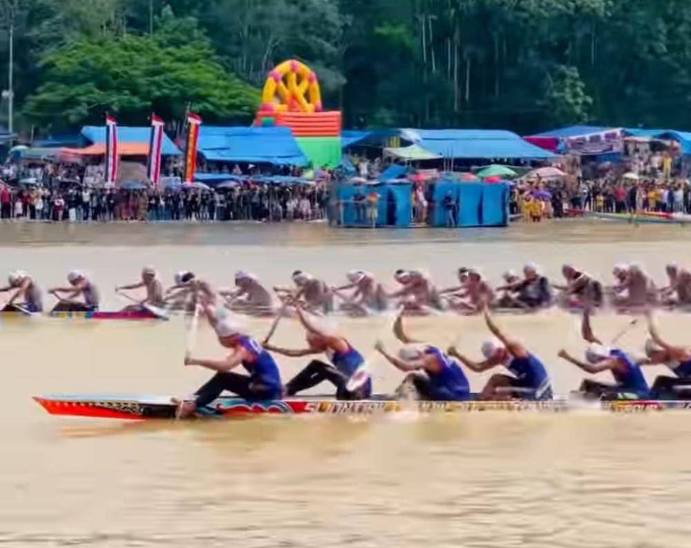 Latihan bersama pacu jalur (IDN Times/ IG netizenkuansing)