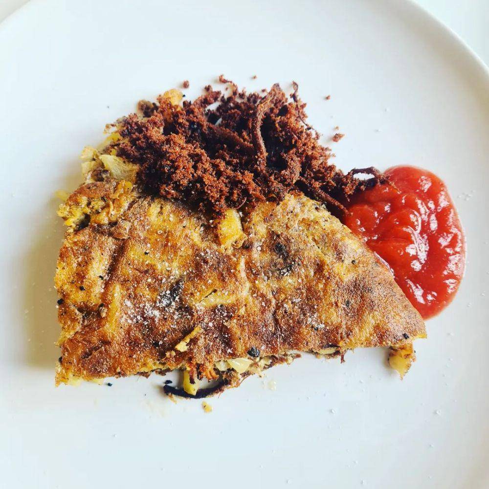 Omelet rendang (instagram.com/udayasmon)