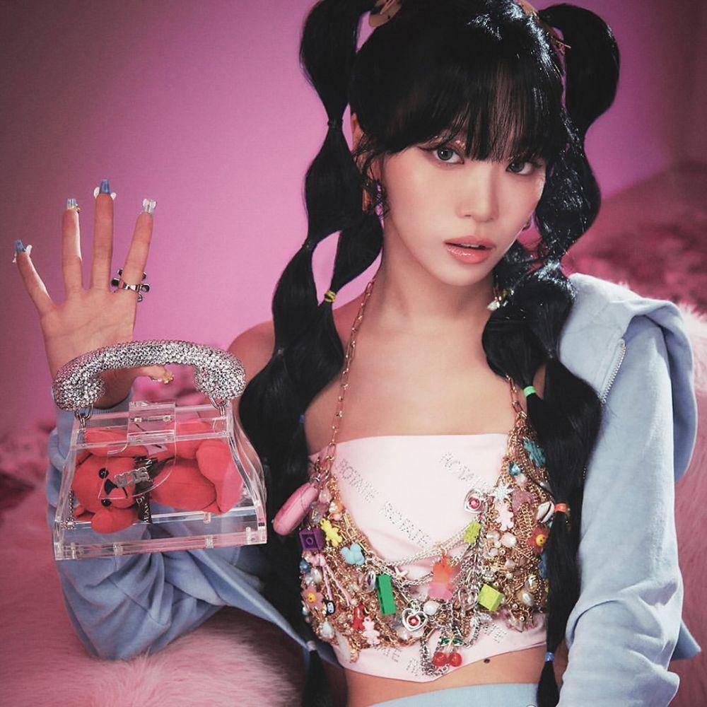 Kim Chae Won (instagram.com/le_sserafim)