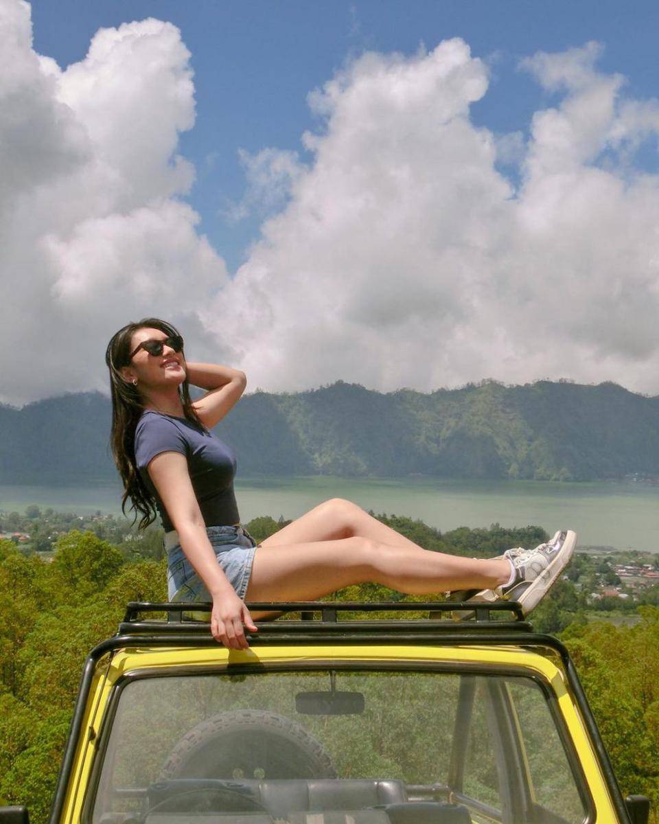potret Amanda Caesa di Gunung Batur, Bali (instagram.com/amandacaesaa)