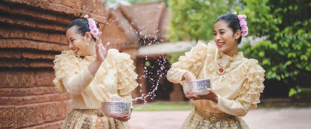 Songkran Festival (freepik.com/jcomp)