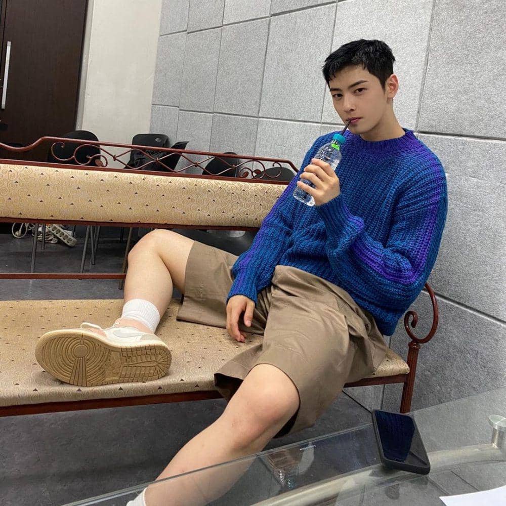 knitwear ala Cha Eun Woo ASTRO (instagram.com/eunwo.o_c)