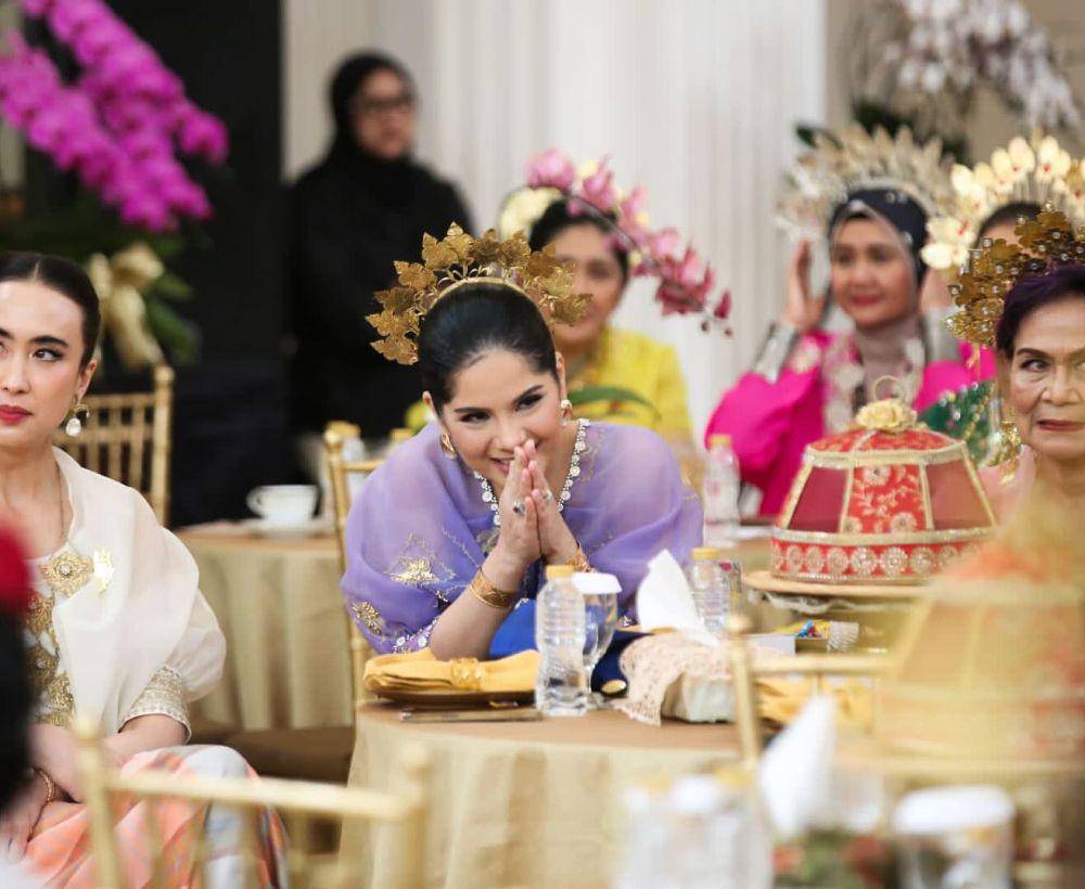 potret Annisa Pohan halal bihalal di rumah Titiek Soeharto (instagram.com/annisayudhoyono)