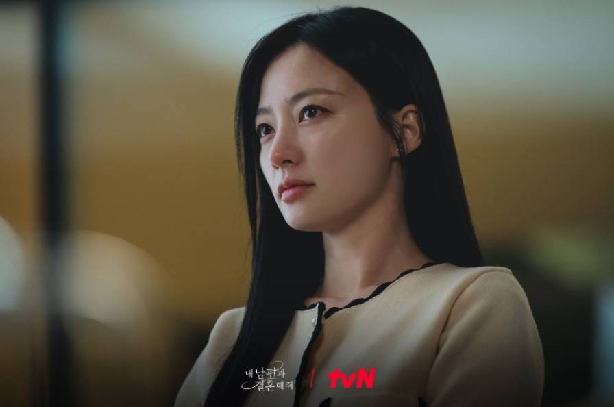 Song Ha Yoon di drama Marry My Husband (Dok. tvN/Marry My Husband)