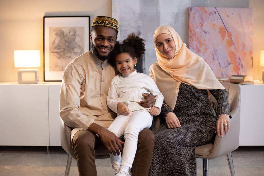 Hukum Adopsi Anak dalam Islam, Penuhi Hak Anak Angkat!