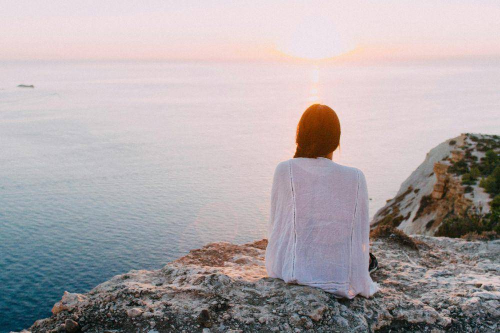 5 Zodiak yang Menjalani Hidup dengan Santai dan Anti Ribet