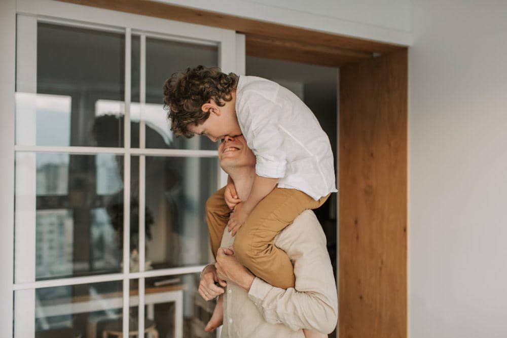 Hukum adopsi anak dalam Islam (Pexels.com/Vlada Karpovich)