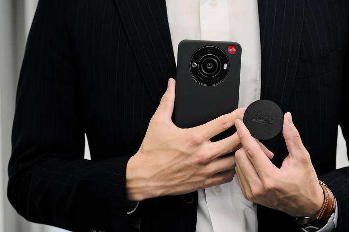 ilustrasi Leitz Phone 3 (leica-camera.com)