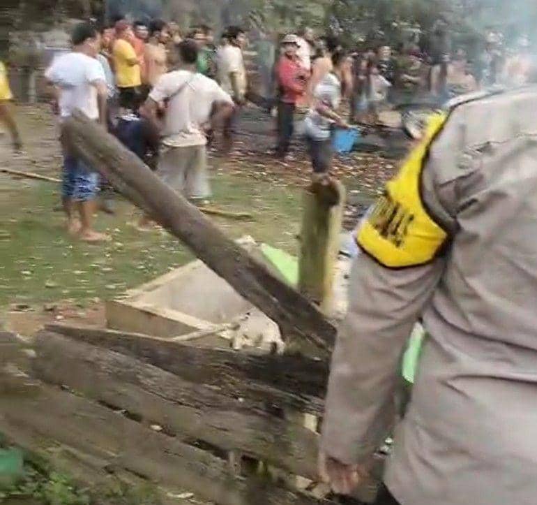 (Mobil pengangkut minyak ilegal terbakar di Desa Dawas Kecamatan Keluang Kabupaten Muba) IDN Times/istimewa