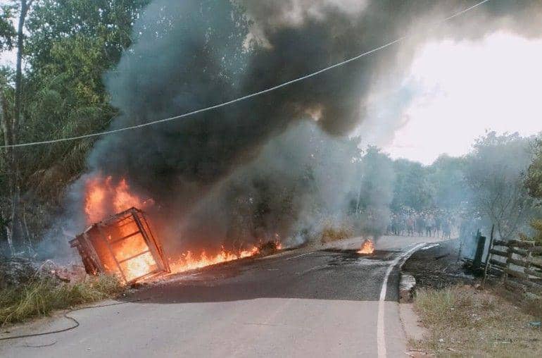 (Mobil pengangkut minyak ilegal terbakar di Desa Dawas Kecamatan Keluang Kabupaten Muba) IDN Times/istimewa