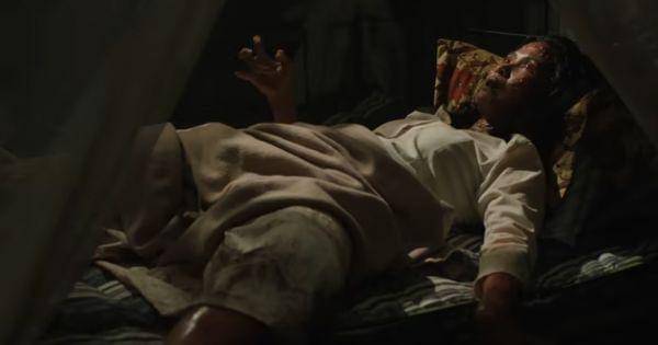 Ibu Ratih yang dalam kondisi sakit ( Dok.  MD Pictures / Badarawuhi Di Desa Penari )