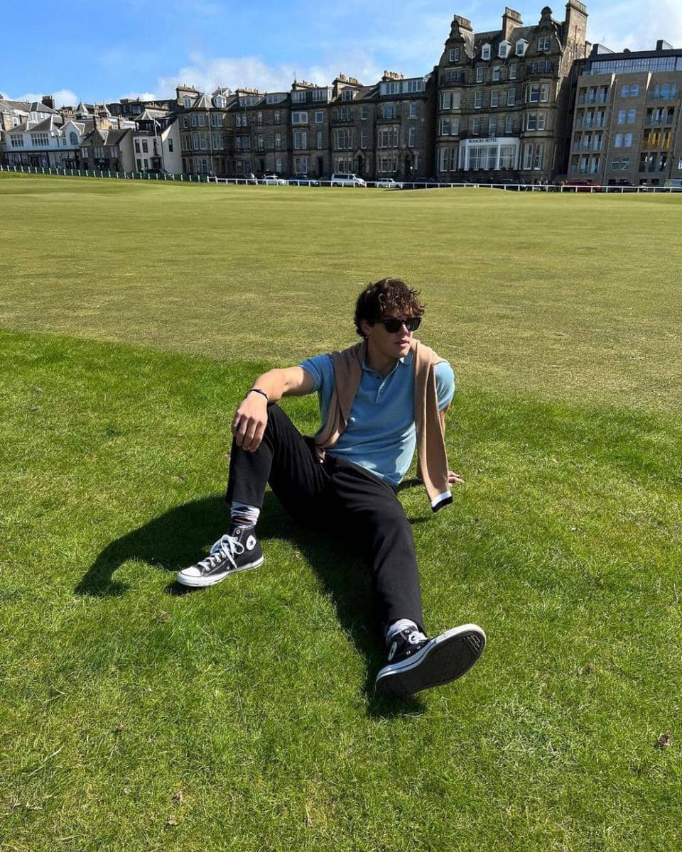 outfit smart casual ala Noah Beck (instagram.com/noahbeck)