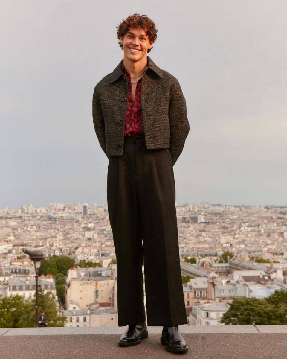 outfit smart casual ala Noah Beck (instagram.com/noahbeck)