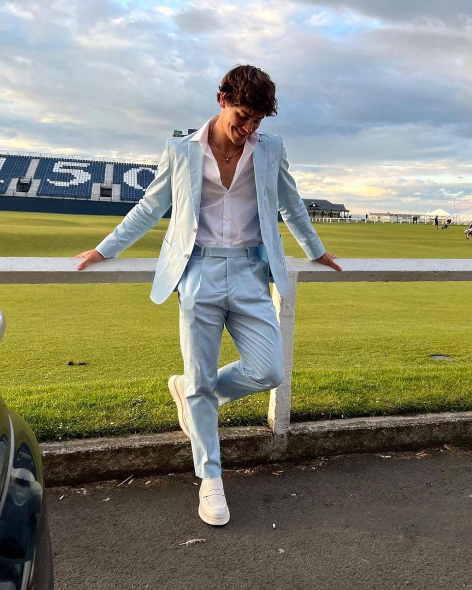outfit smart casual ala Noah Beck (instagram.com/noahbeck)