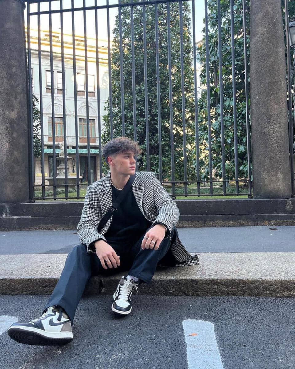 outfit smart casual ala Noah Beck (instagram.com/noahbeck)