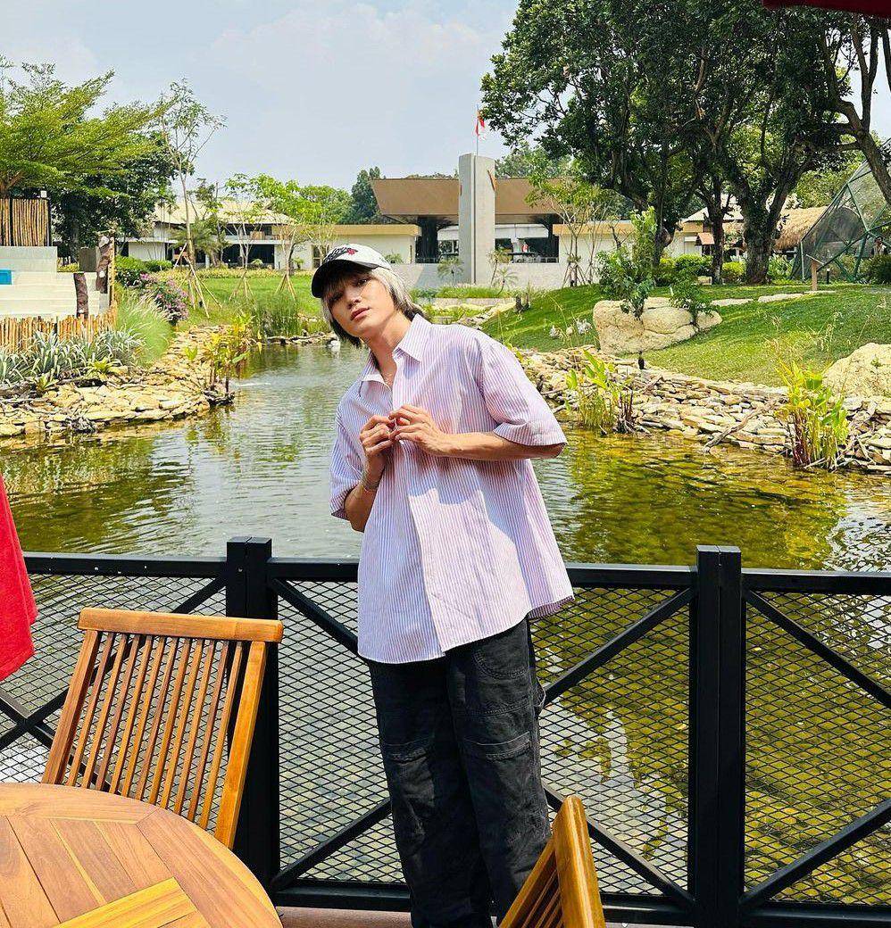 OOTD pakai baseball cap ala Taeyong NCT (instagram.com/taeoxo_nct)