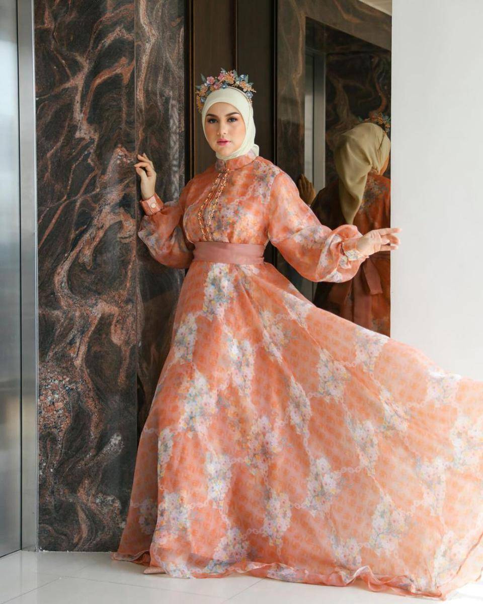 inspirasi dress ala Irish Bella (instagram.com/_irishbella_)