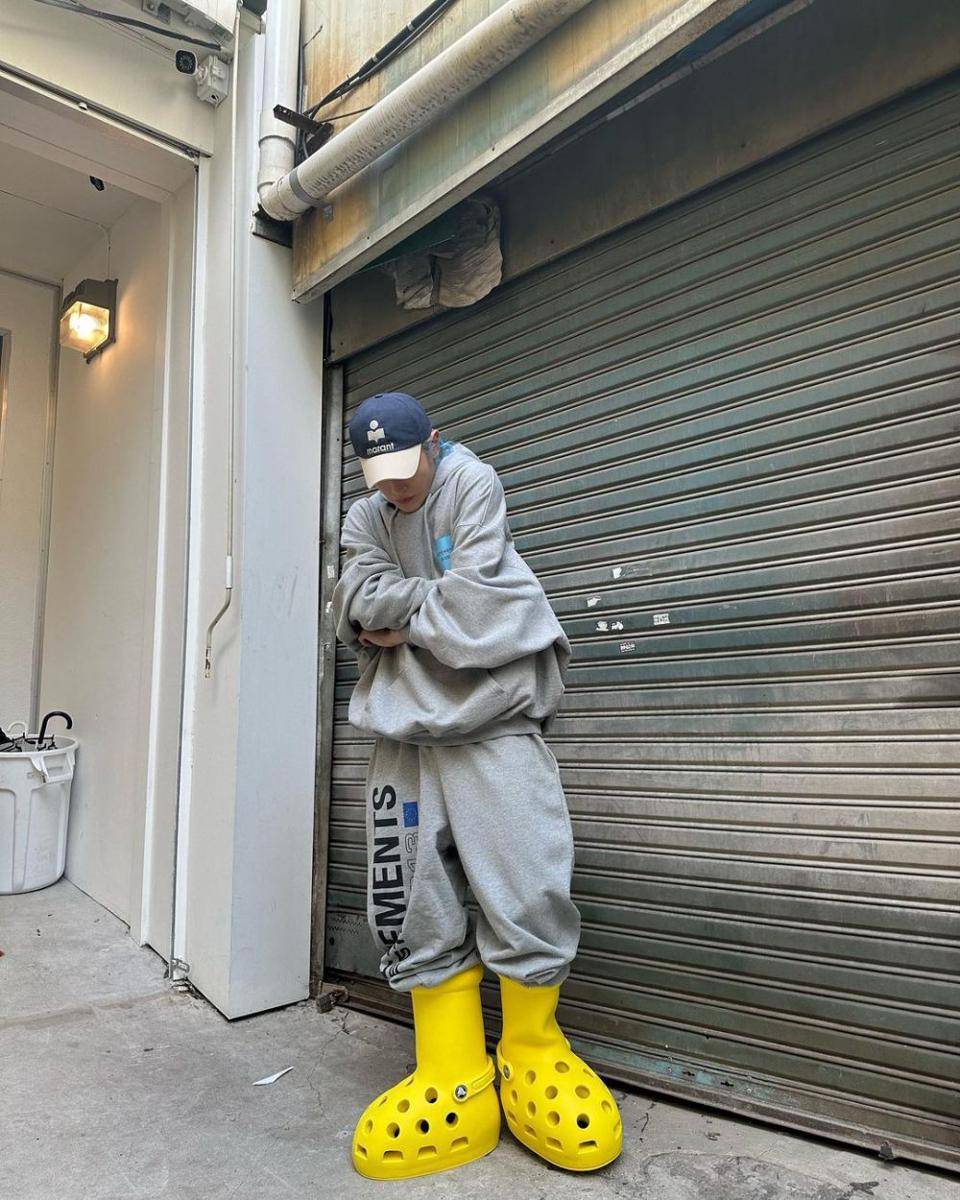 OOTD pakai baseball cap ala Taeyong NCT (instagram.com/taeoxo_nct)