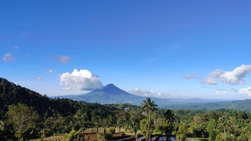 Gunung Klabat (google.com/maps/Patr1̷ck)