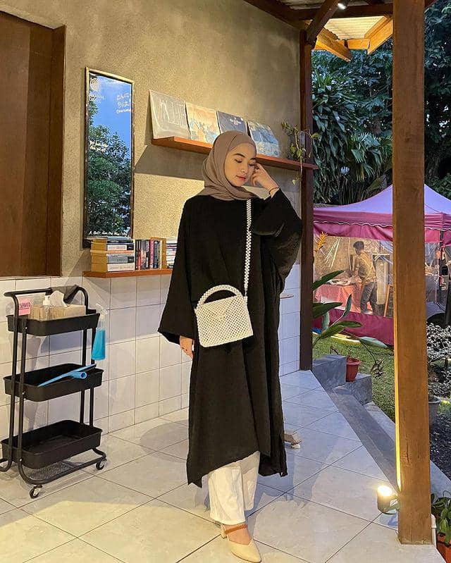 Tania Dewi (instagram.com/taniaaa.dn)