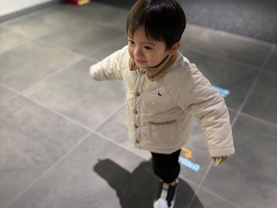 potret Gu Si-woo sudah bisa berjalan (instagram.com/good.see.u)