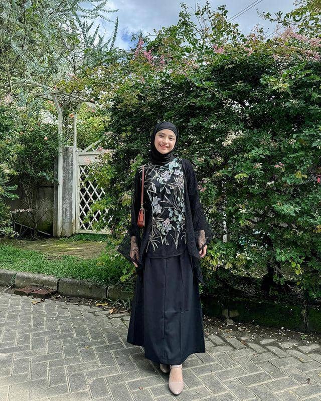 Tania Dewi (instagram.com/taniaaa.dn)