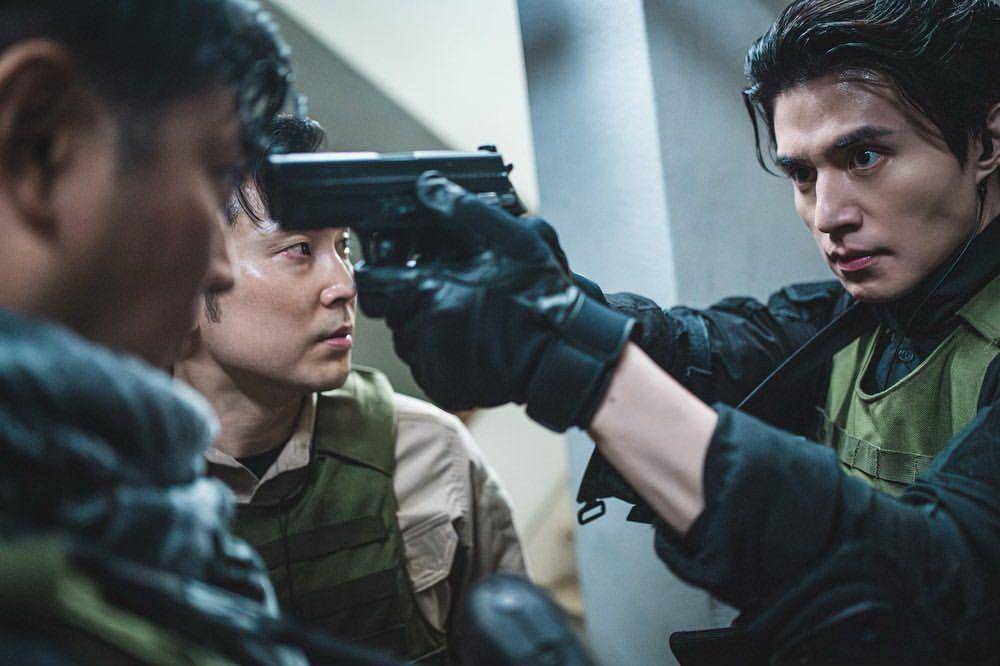 Still cut drama A Shop For Killers (instagram.com/garagelab.official)